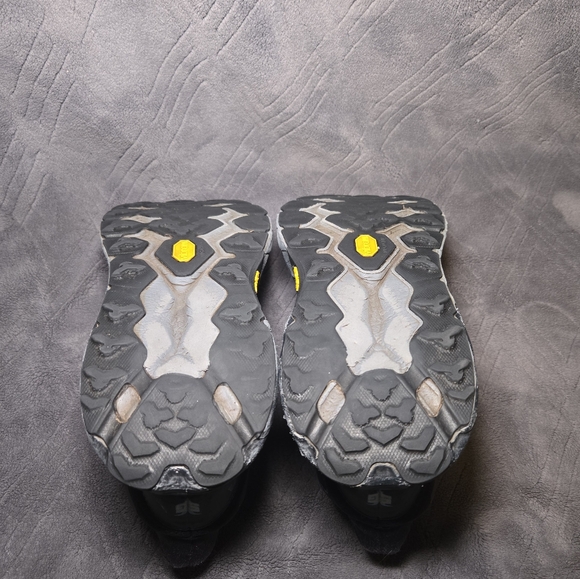 Hoka One One Speedgoat 5 Mid GTX Boots Mens Sz 10 Hiking Shoes Black. - Picture 8 of 8